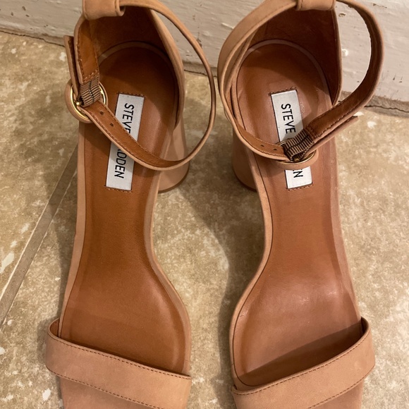 Steve Madden Heels Size 8.5 - Picture 5 of 9